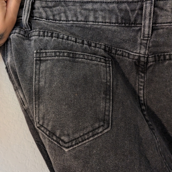 Black baggy ripped jeans from Shein - Picture 11 of 14